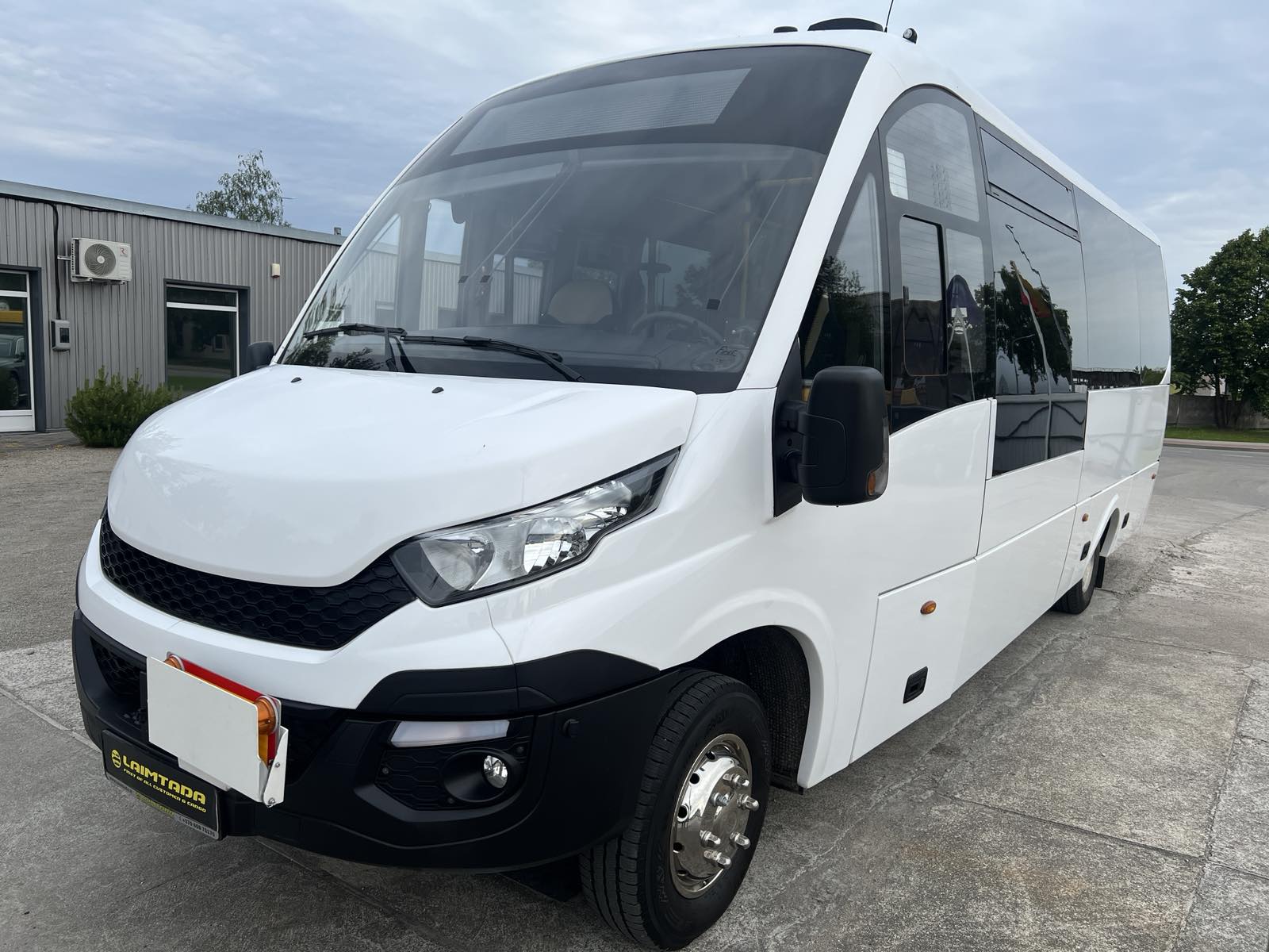 Iveco First, miesto