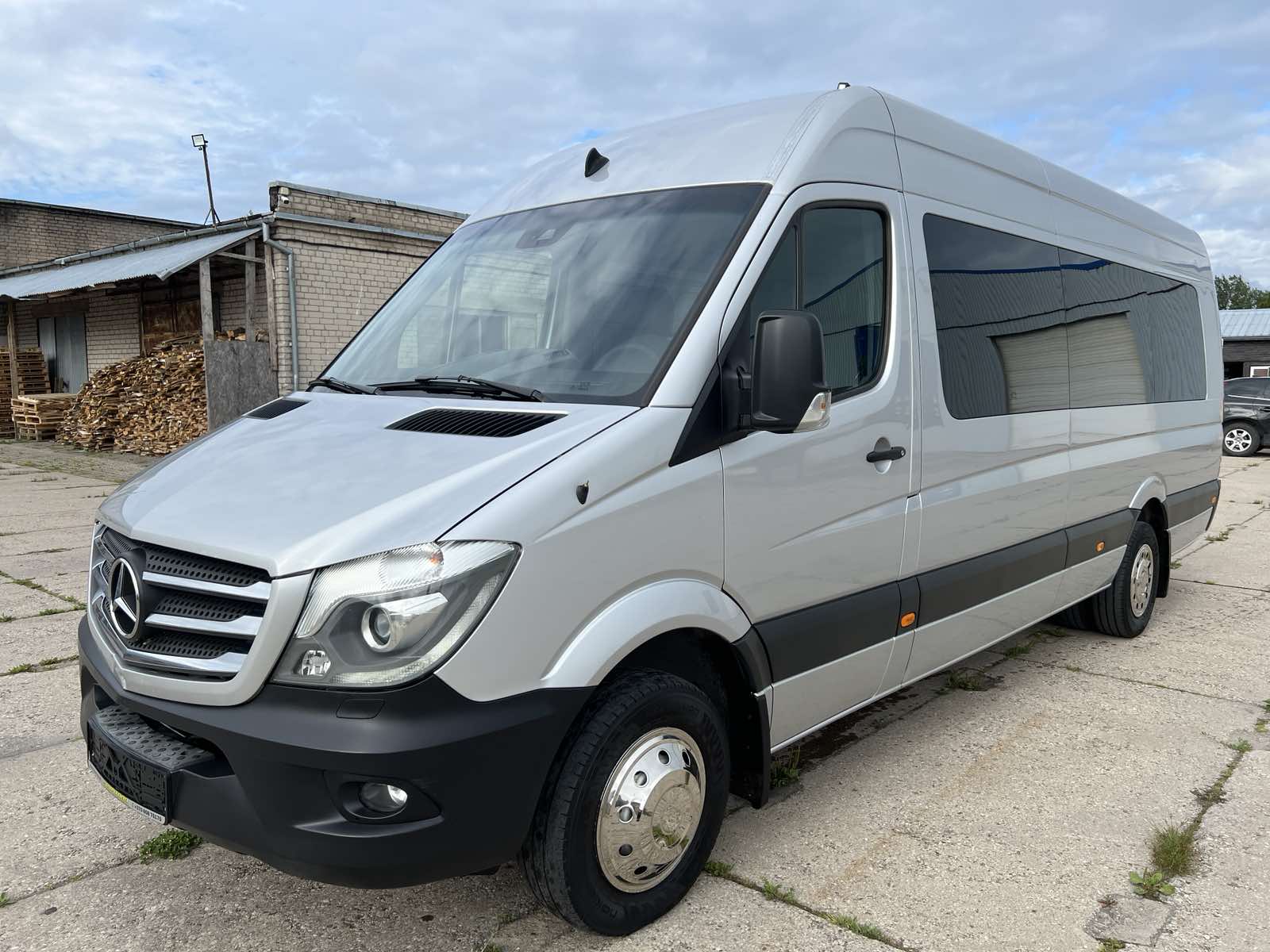 Mercedes-Benz Sprinter, keleivinis mikroautobusas