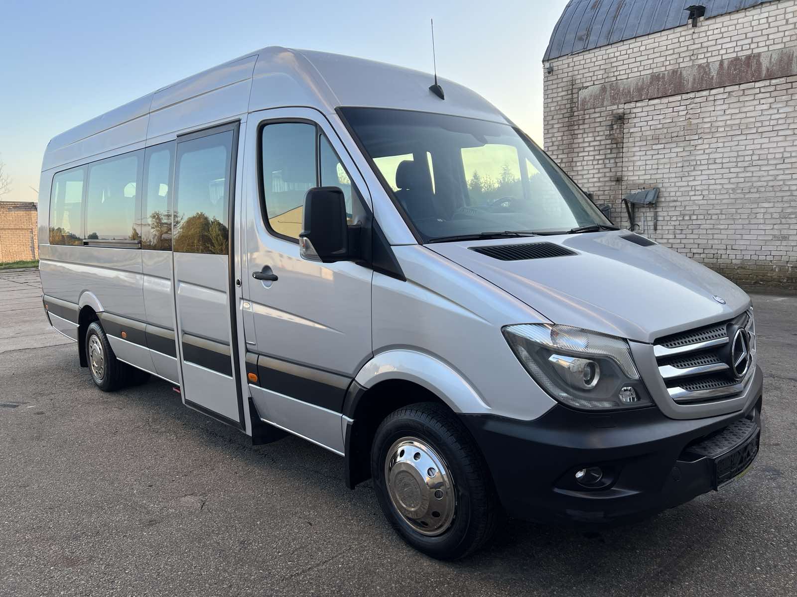 Mercedes-Benz Sprinter, keleivinis mikroautobusas