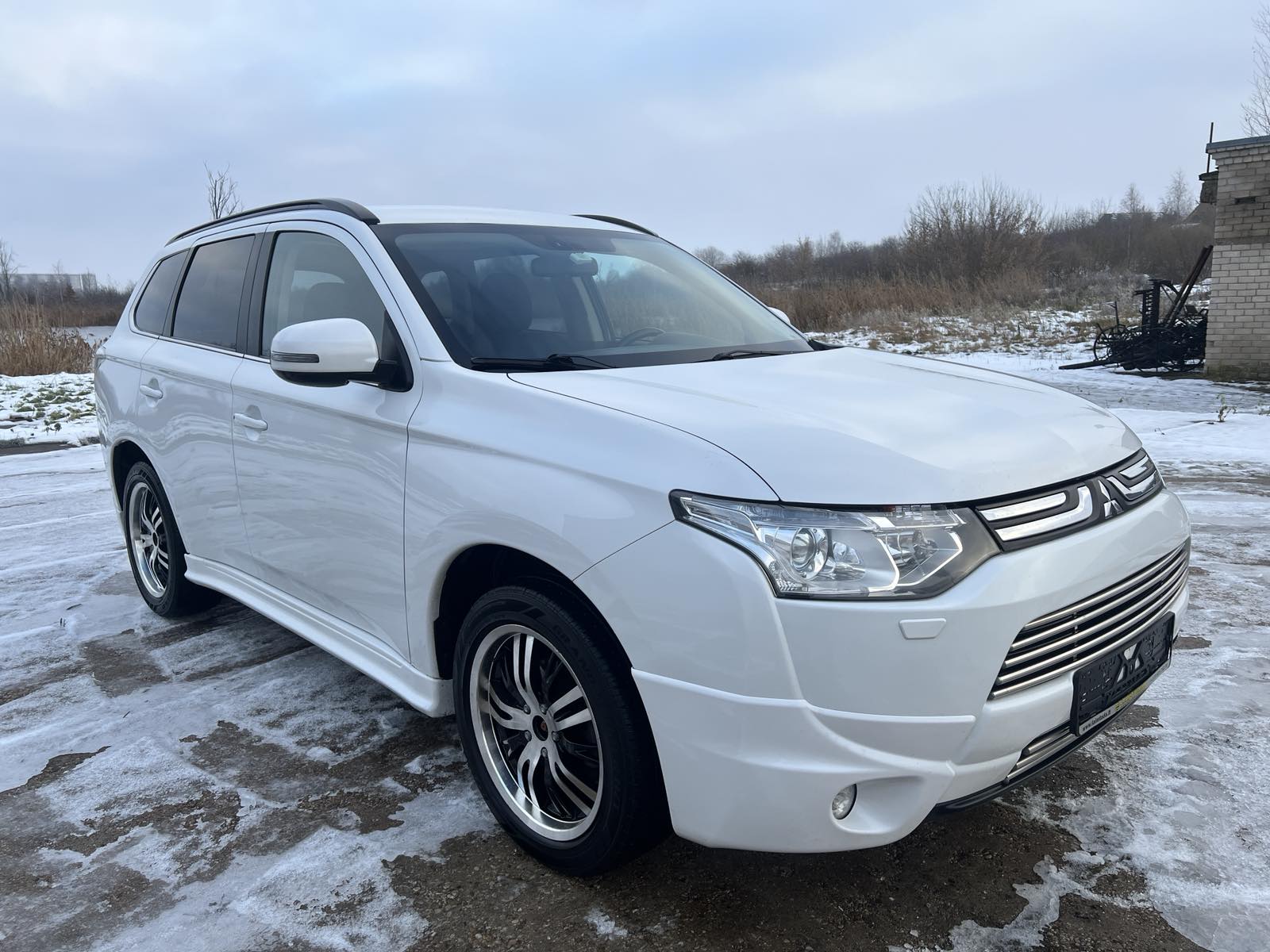 Mitsubishi Outlander, 2.3 l., visureigis / krosoveris